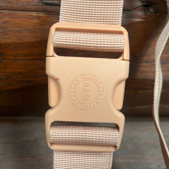 Herschel Supply Company Peach & White Tie-Dye crossbody/ Fanny pack / hip belt - Picture 4 of 4